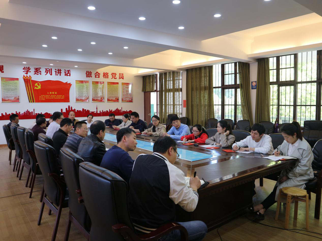 让优秀青年教师成为学校干部队伍的源头活水 ——株洲市十三中青年后备干部