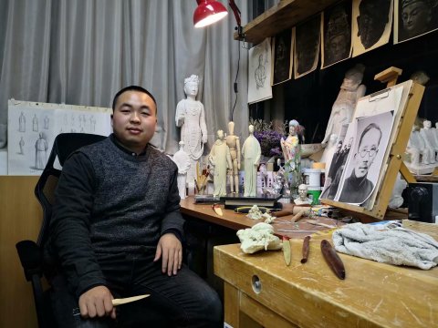 <b>清华大学学子肖靖：在株洲市十三中遇见更好的自己</b>