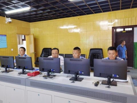 <b>珍惜生命，远离毒品 --株洲市第十三中学禁毒宣讲纪实</b>
