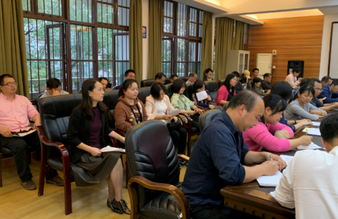 <b>反思总结，精准培育 ——市十三中高一年级举办月考分析会</b>