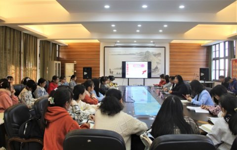 <b>情怀感染、智慧引领， 这场分享会点燃湖南工业大学见习生的优秀教师梦</b>