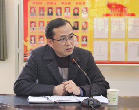 <b>强化宣传引领，助推学校发展 ——市十三中召开2021年宣传工作会议</b>