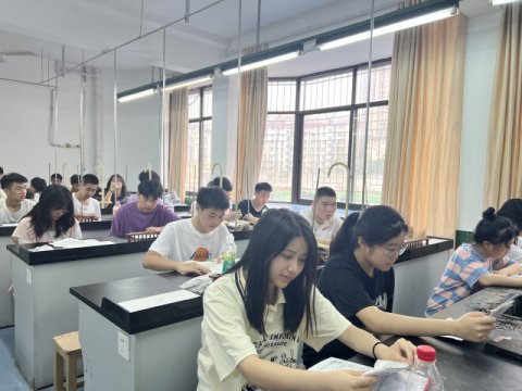 <b>学考季，细雨绵绵，润物有声！</b>