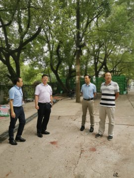 <b>唐厚睦副局长一行检查市十三中消防安全工作</b>