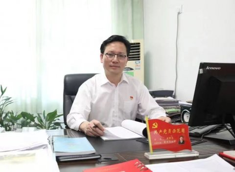 <b>彩虹就在风雨后--株洲市十三中孟祥忠校长写给学生的一封信</b>