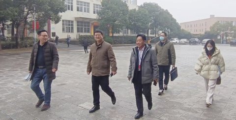 领导关怀|市教育局党委委员、副局长唐厚睦一行来我校检查春季开学工作