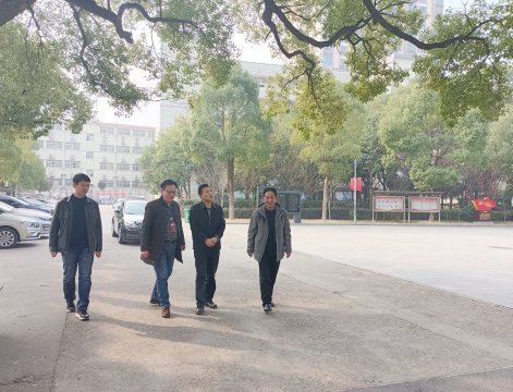 <b>领导关怀 | 市教育局吴安浩局长一行来市十三中调研</b>