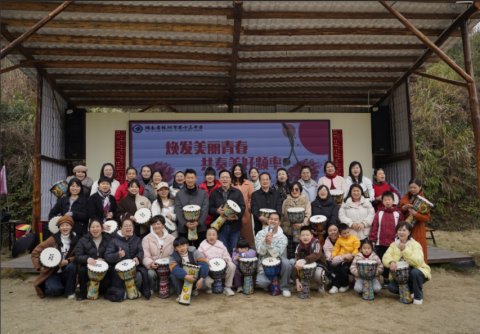 <b>赴一场春日的音乐之约 | 株洲市十三中女教师同庆“女神”节</b>