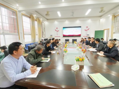 <b>教育同行  共绘蓝图 | 株洲市十三中赴渌口区三中开展深度结对活动</b>