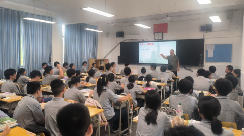 <b>启梦·追梦·圆梦 | 株洲市第十三中学开展“人生规划”主题班会活动</b>