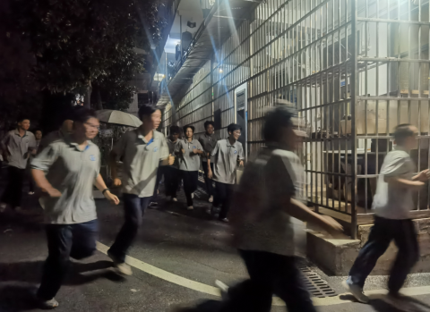 <b>以练筑防，应急不慌！——株洲市第十三中学寄宿生夜间应急疏散演练圆满成功</b>